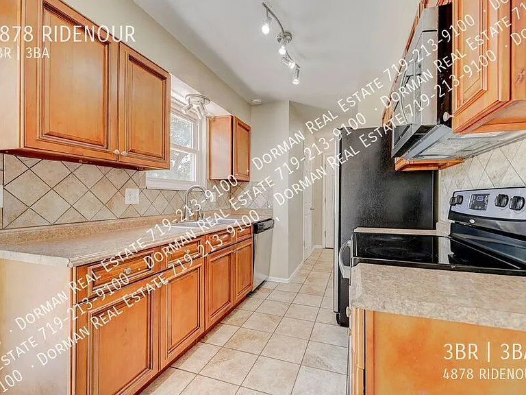 4878 Ridenour Dr — Photo 4