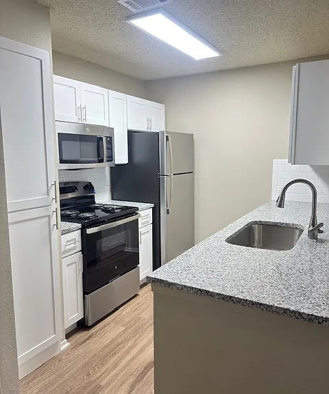 Chappell Hill Apartments — Photo 37