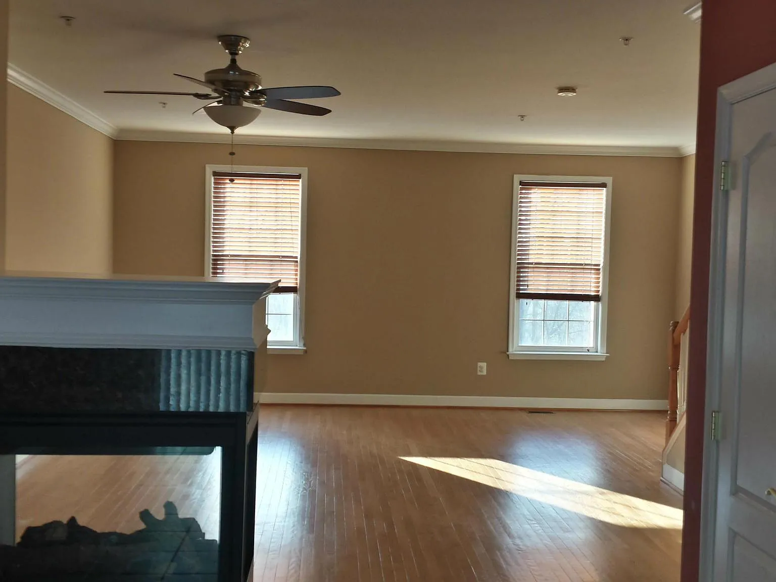 3 bed, 4.0 bath, 1900 sqft, $2,900 — Photo 4