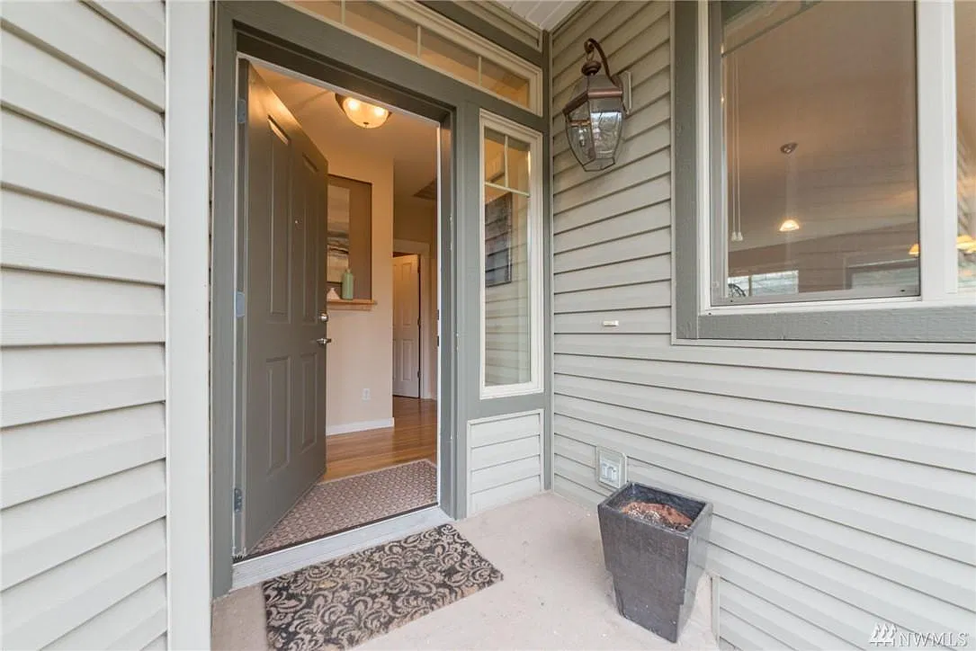 3 bed, 2.5 bath, 1750 sqft, $3,650 — Photo 4