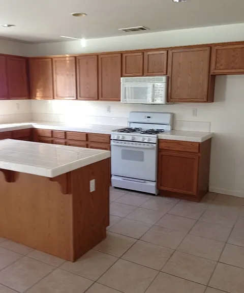 2328 S Fallbrook Dr — Photo 4
