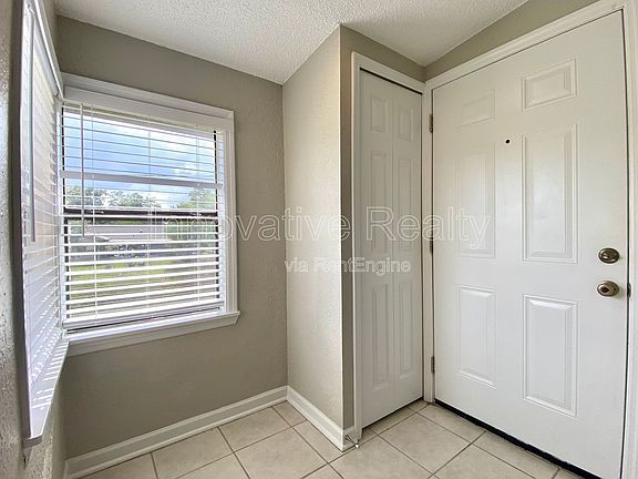 3rd image of 2942 Antique Oaks Cir APT 88