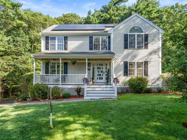 19 Maple Street, Mashpee, MA 02649