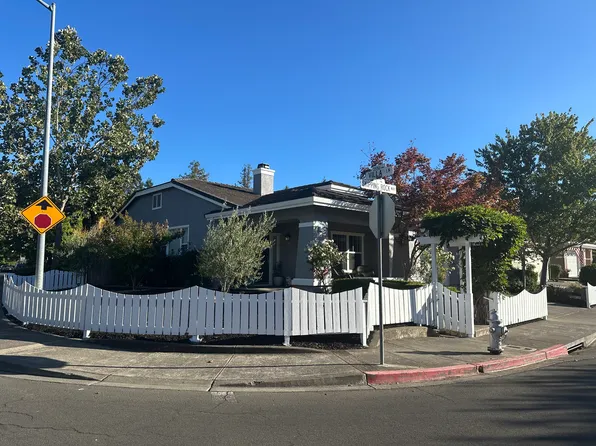 1 Skipping Rock Way, Napa, CA 94558