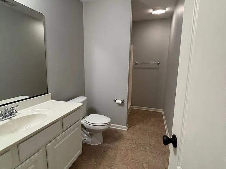 402 Beaumont Cir — Photo 14