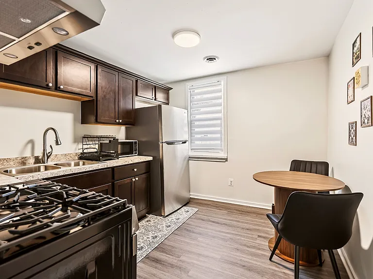 131 York St #1 — Photo 12