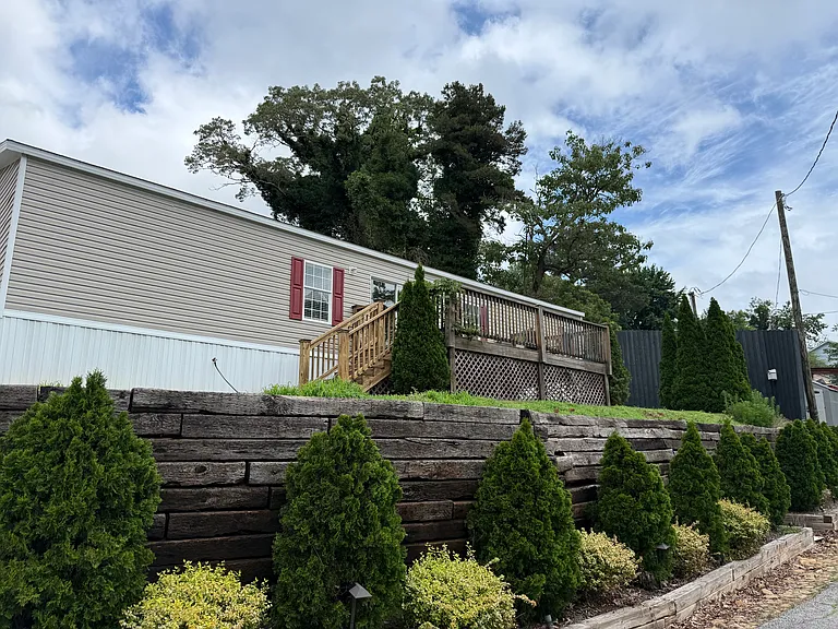 1925 Driftwood Cir — Photo 1
