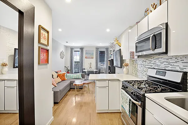 Rented by Compass | media 9