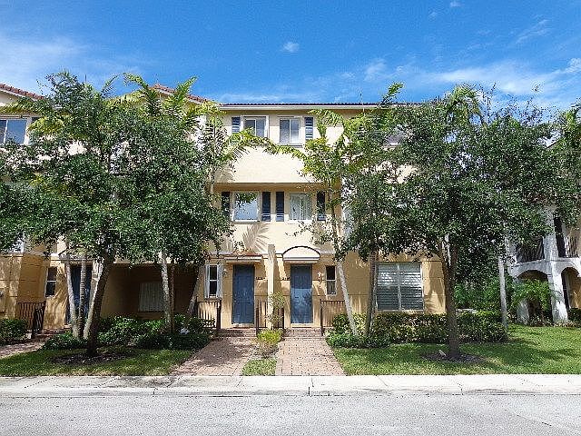 1st image of 2862 S Oasis Dr