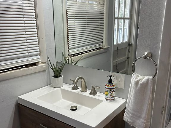 5th image of 1776 Neely Ave #3