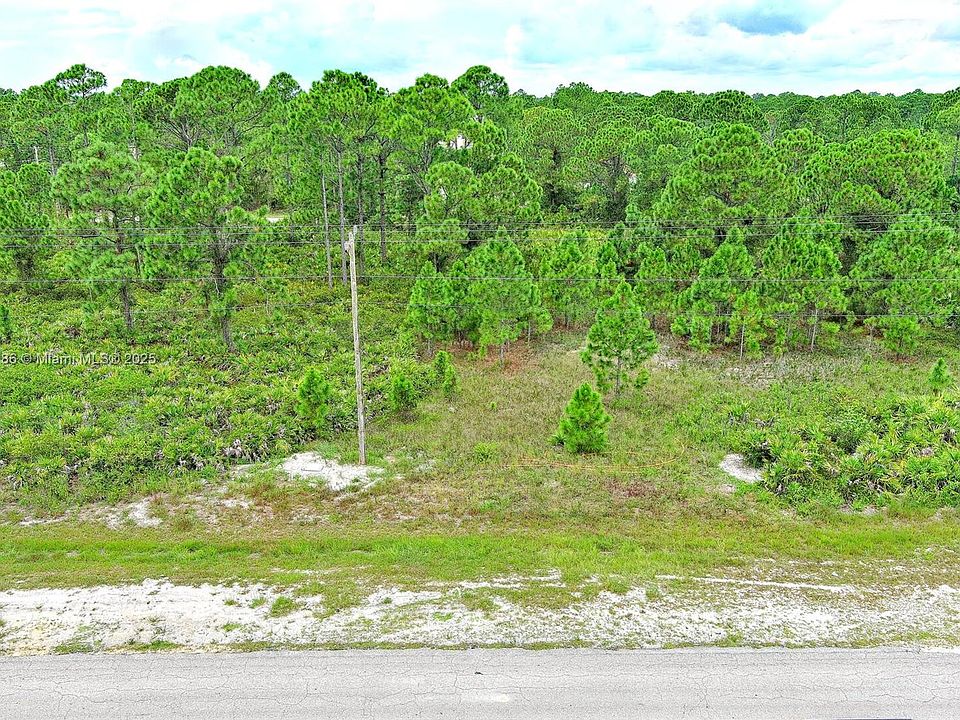1st image of 702 Eisenhower Blvd