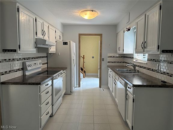 4th image of 19234 Briarwood Ln #1-2