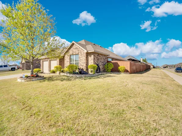 211 Hitt St, Waxahachie, TX 75165