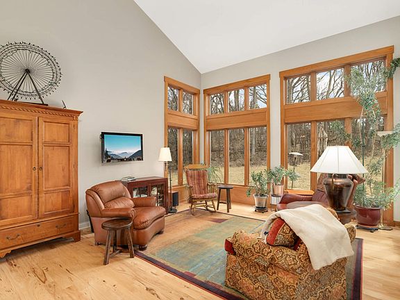 5th image of 1392 Michelle Dr