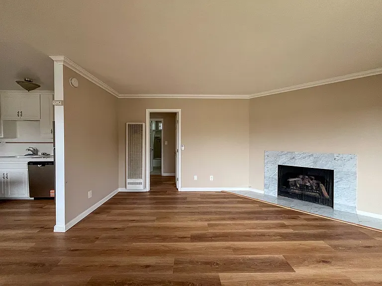 221 Sheldon St — Photo 15