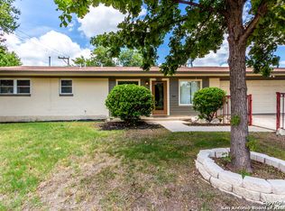 303 Redcliff Dr, San Antonio, TX 78216
