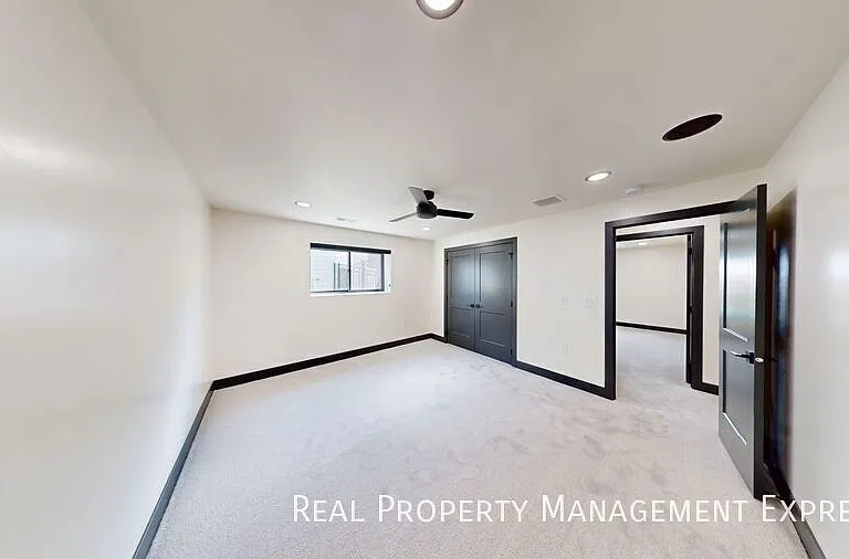 313 N Red Spruce Ave — Photo 31