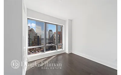 Rented by Isaacs Ganz Real Estate