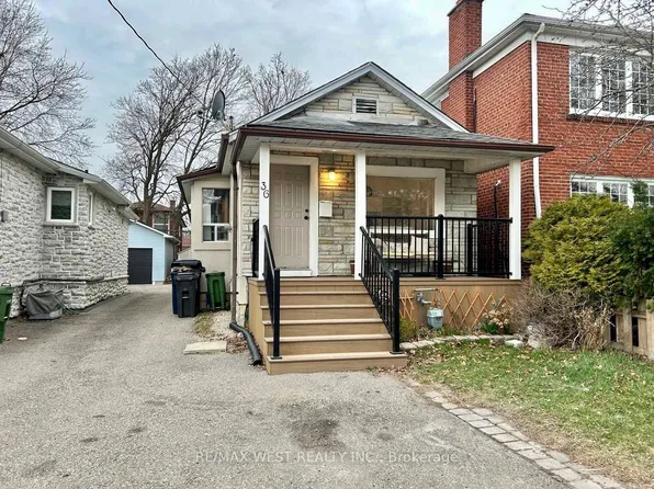 36 14th St, Toronto, ON M8V 3H9