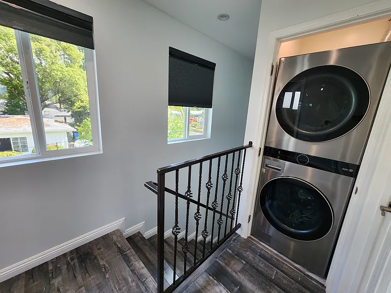 6827 Murietta Ave — Photo 44