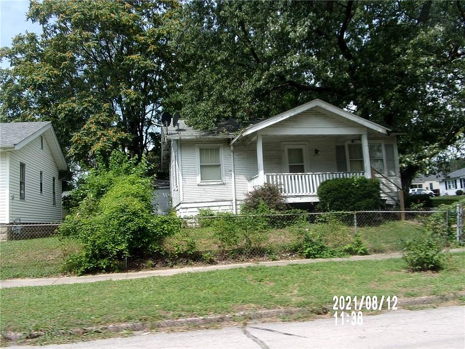 2nd image of 2189 & 2195 N Graceland Ave