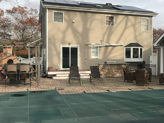 3rd image of 234 W 13th St