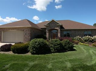 2428 Skyline Oaks Dr, De Pere, WI 54115