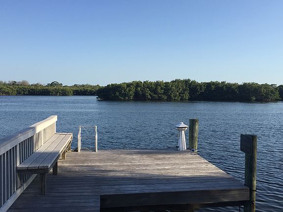 2nd image of 1165 Venetian Harbor Dr NE