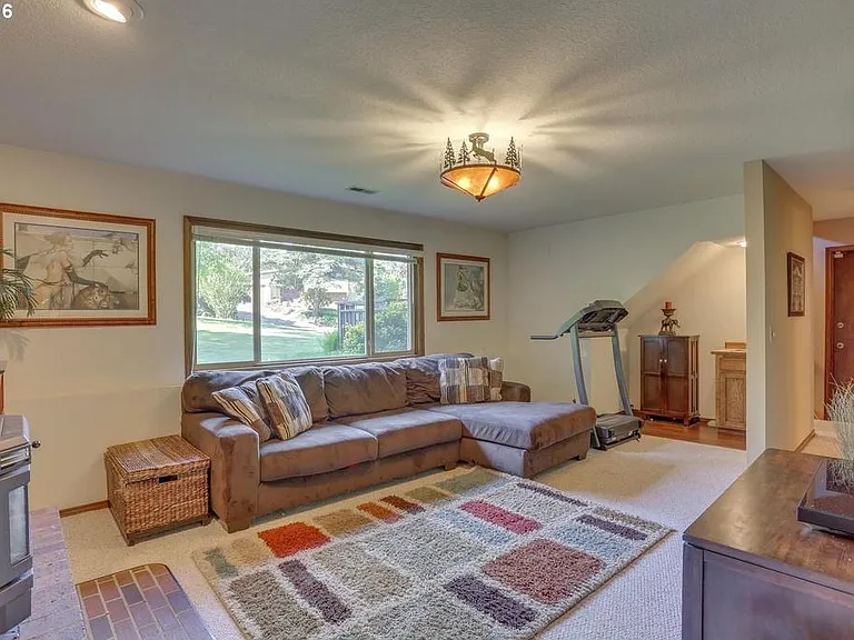 23645 NE Holladay St — Photo 16