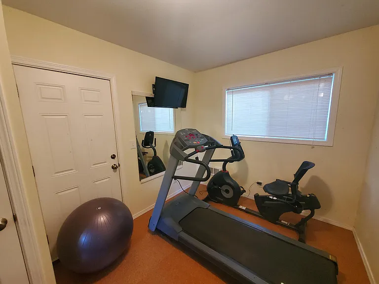 Spare room/Gym room/Office
