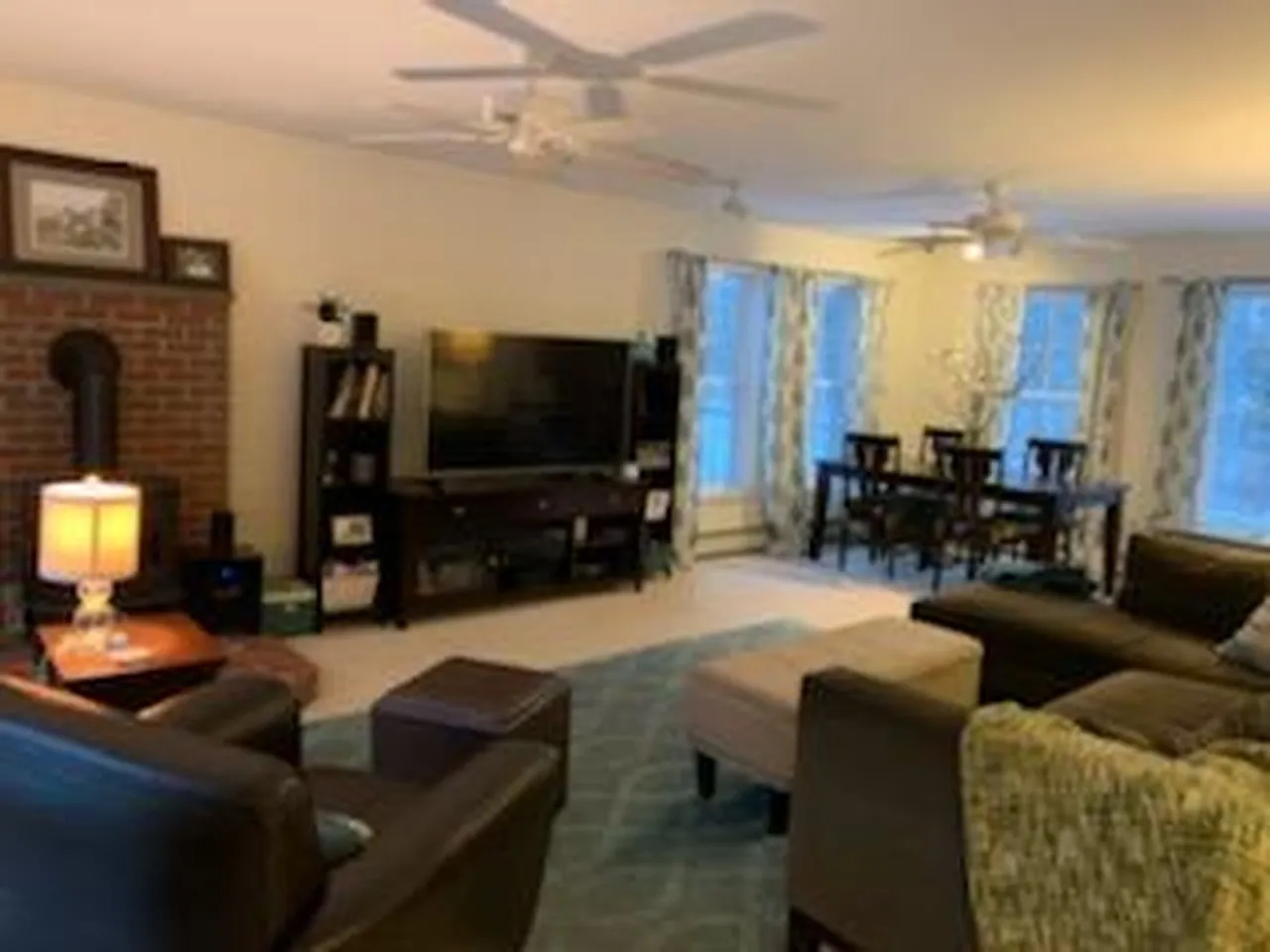 4 bed, 2550 sqft, $3,900 — Photo 3