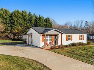 624 Cedar Grove Dr, Gastonia, NC 28056