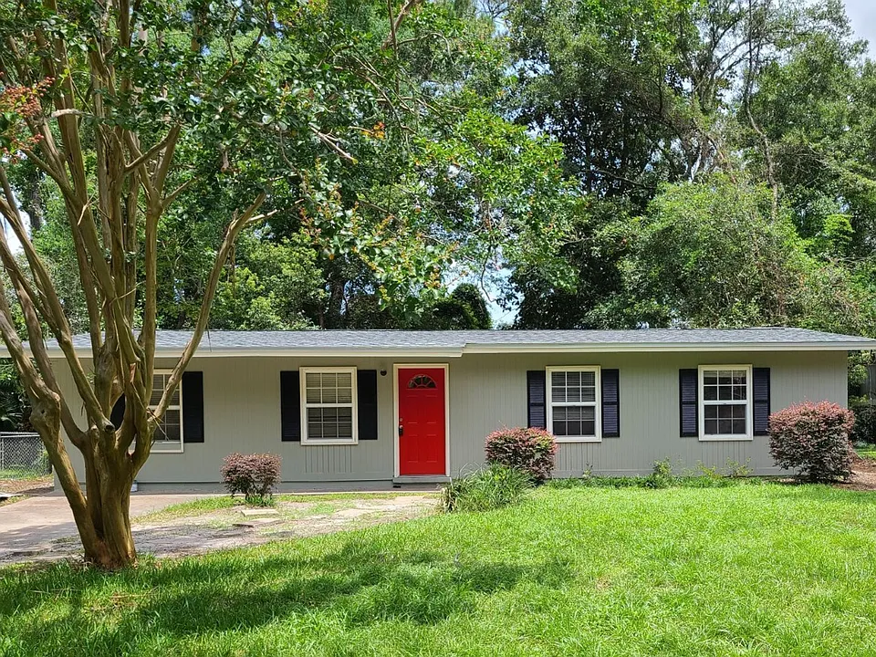 2112 Melanie Dr