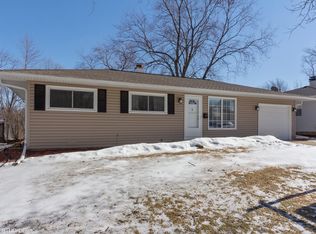 355 Rosewood Ave, Buffalo Grove, IL 60089