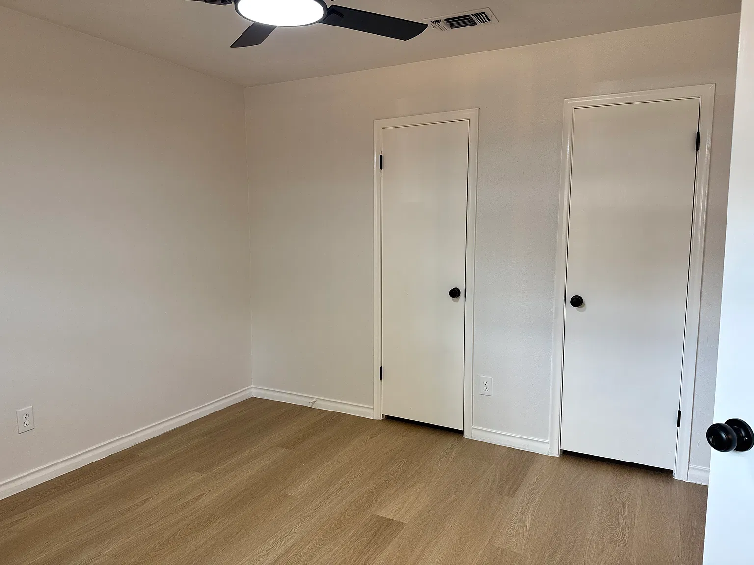 3 bed, 1900 sqft, $2,500 — Photo 3
