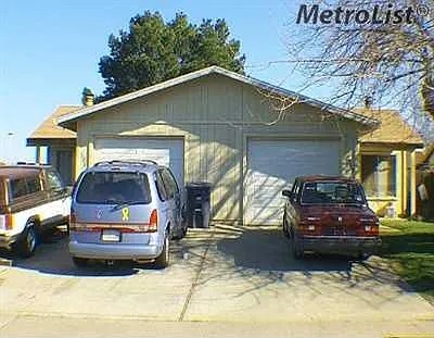 3280 Sanbury Cir photo 1