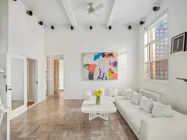 400 East 52nd Street image 5 of 21