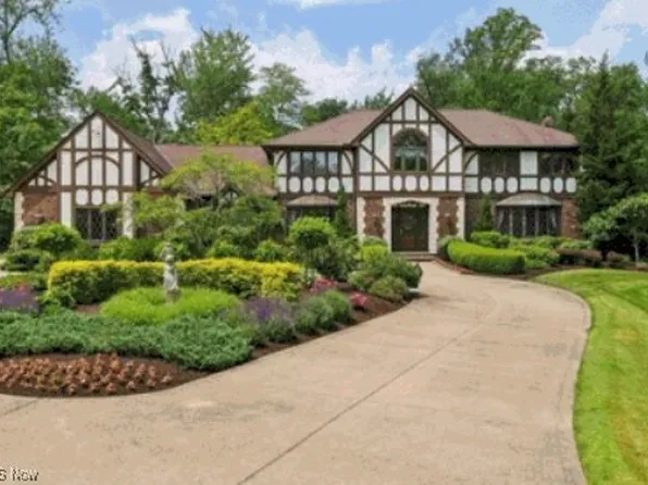 7400 Rollingbrook Trl, Solon, OH 44139