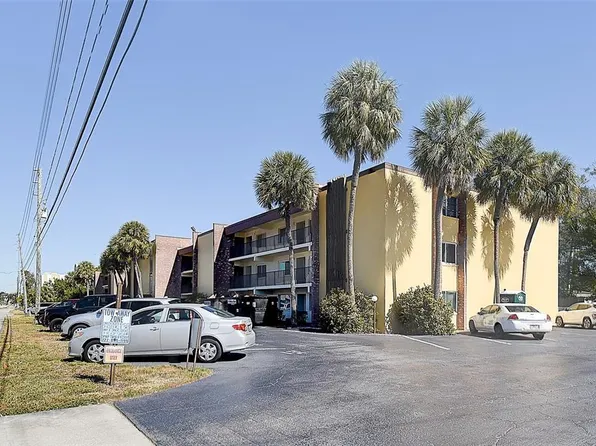 4435 1st St NE Unit 111, Saint Petersburg, FL 33703