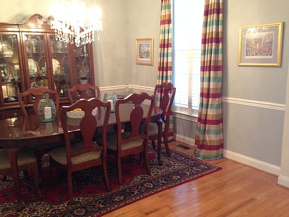 3rd image of 323 O'Henry Ave