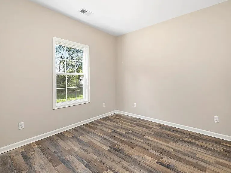 14 Hatfield St — Photo 18