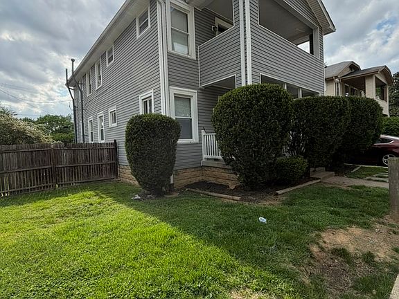 2nd image of 202 Linden Ln APT 3