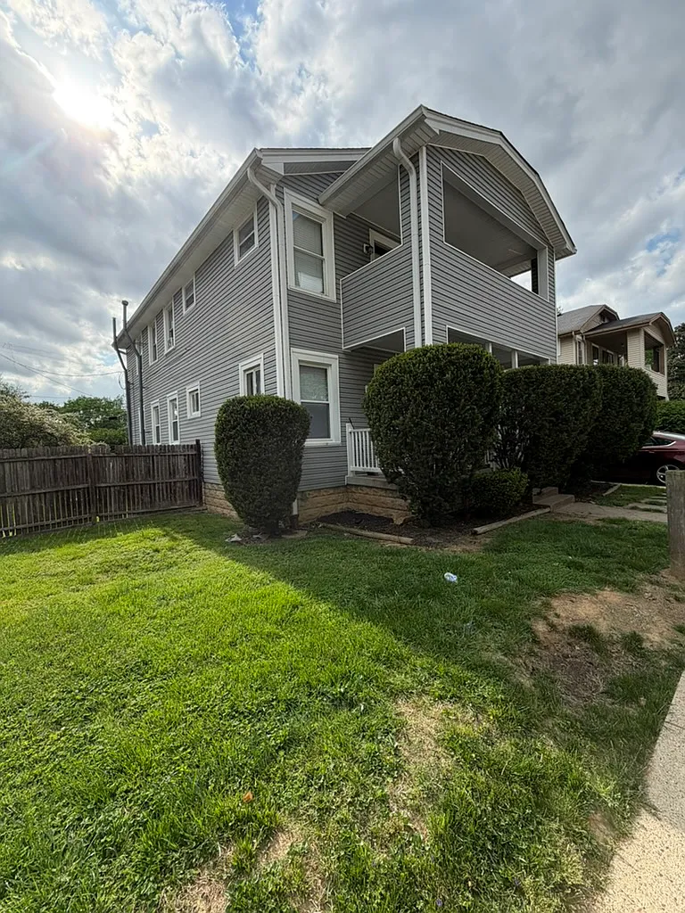 Building Photo - 202 Linden Ln #3