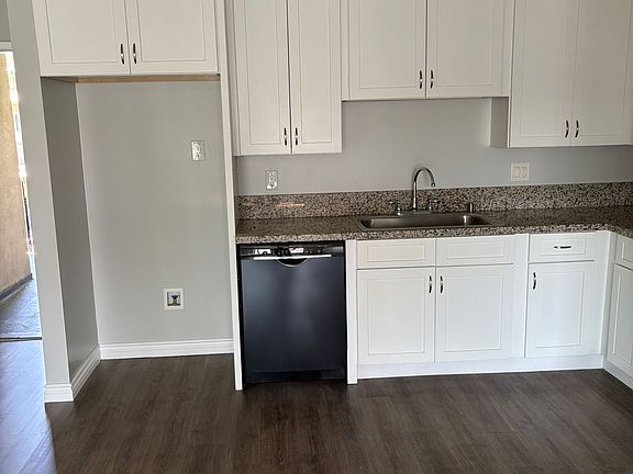 5th image of 3150 Drew St #13