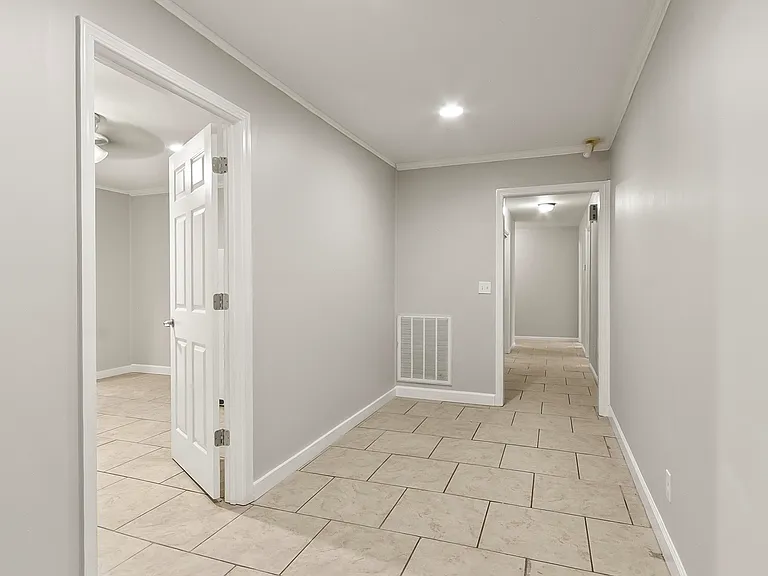 243 Cedar Crst — Photo 15