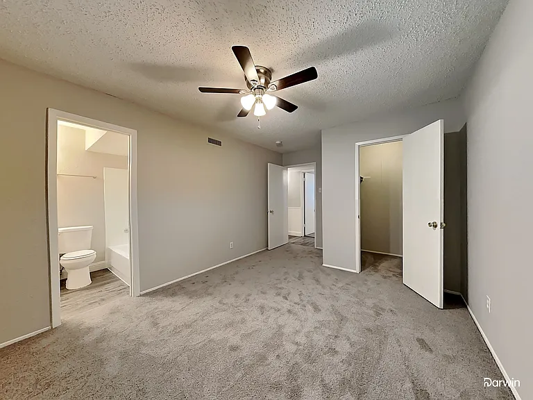 4015 Hartford Dr — Photo 8