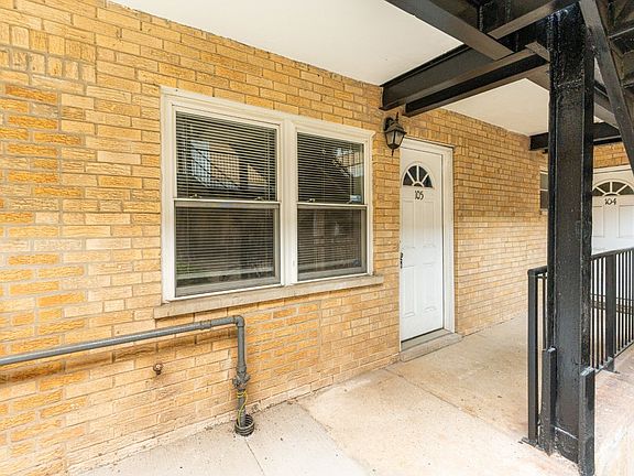 4th image of 2636 W Foster Ave APT 105