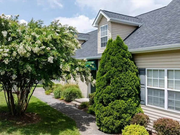 1303 Kensington Pl #1303, Johnson City, TN 37615