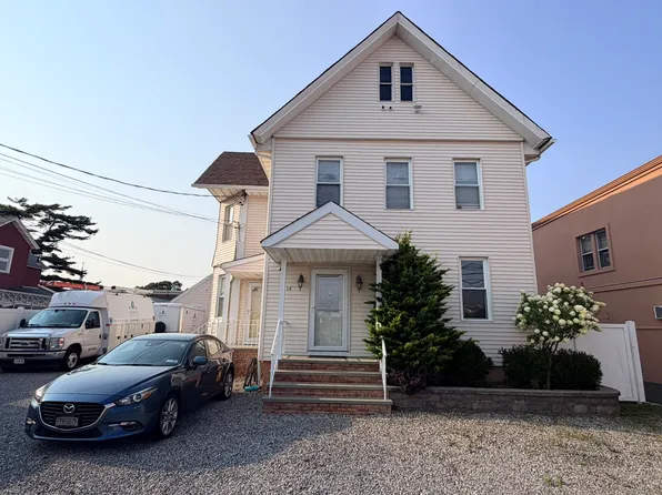 14 Oakwood Ave APT 1, Merrick, NY 11566