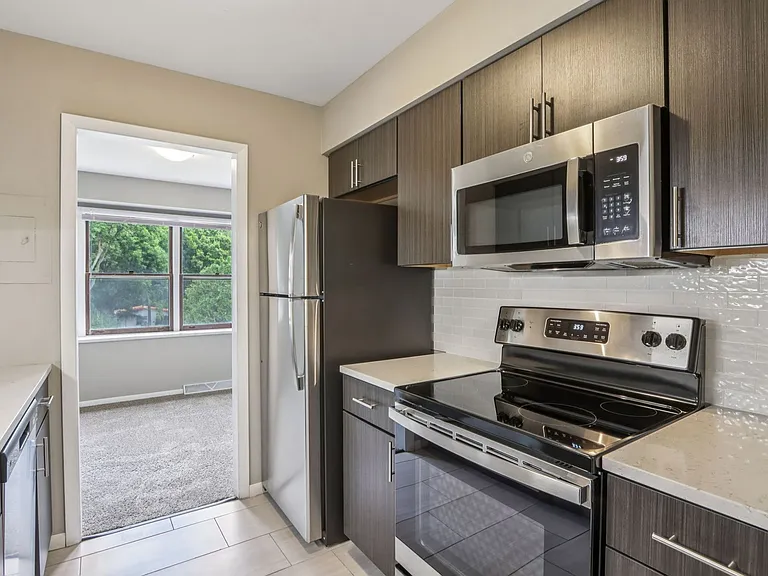 Woodland Reserve Apartments — Photo 9